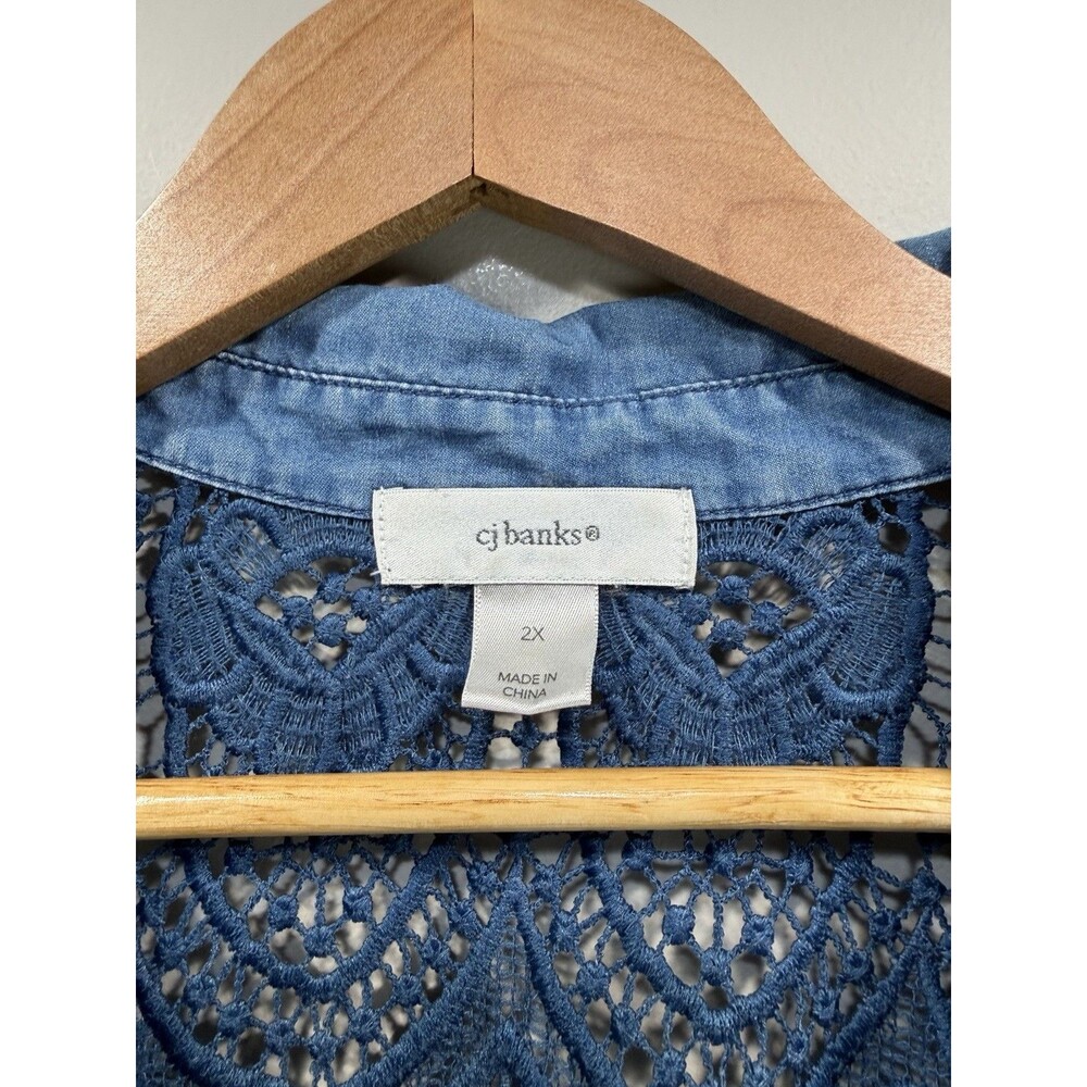 CJ BANKS Womens Plus 2X Blue Denim 3/4 Sleeve Collared Tunic Blouse Back Lace - Picture 2 of 12